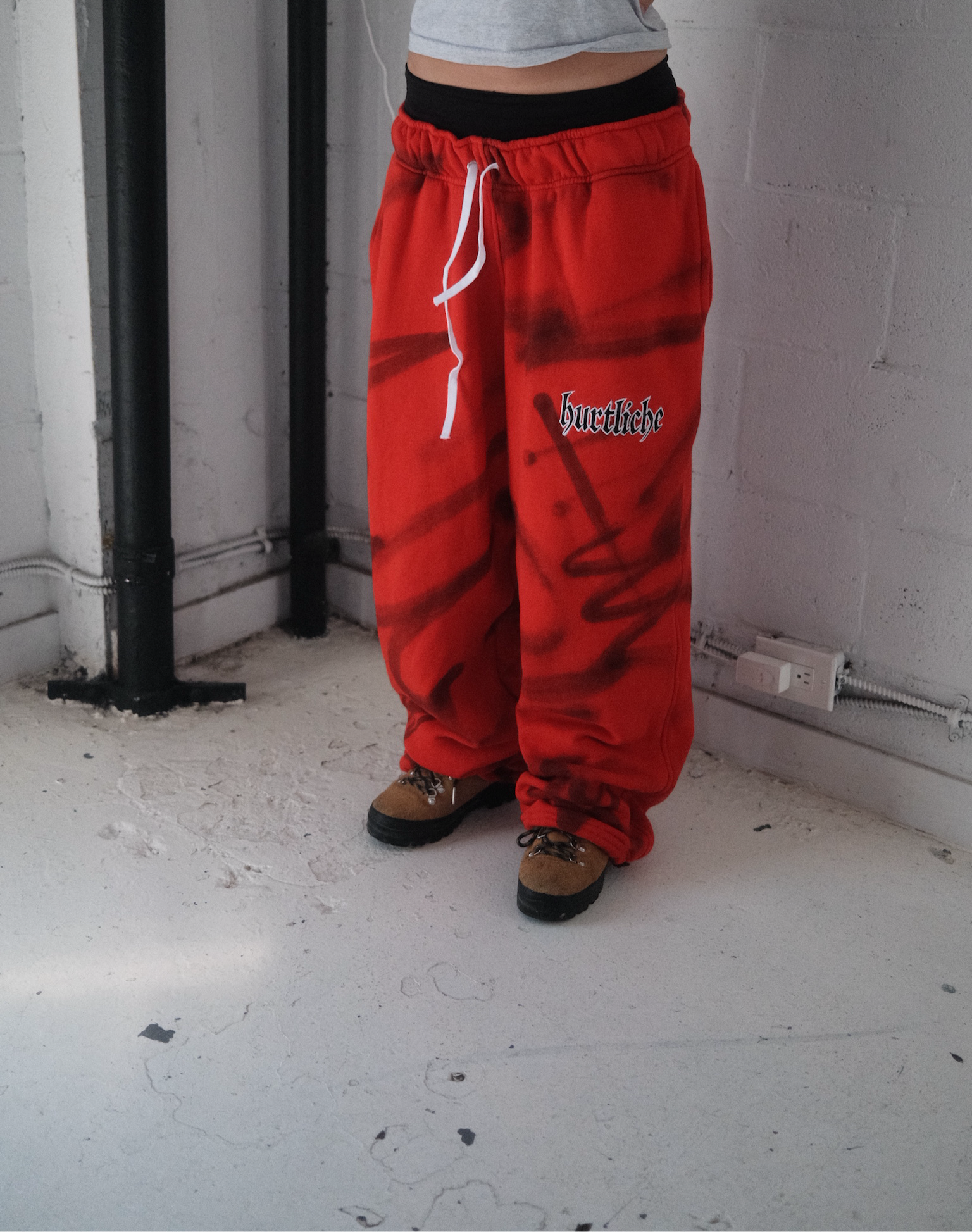 RED “SKATER” SWEATS